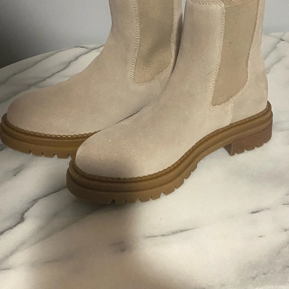 New Steve Madden Beige Ankle Boots - Picture 5 of 7